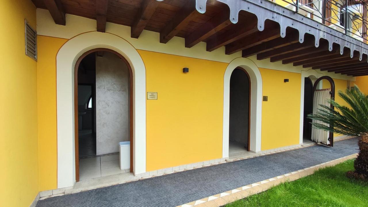 מנרבה דל גארדה Albergo Le Piante מראה חיצוני תמונה