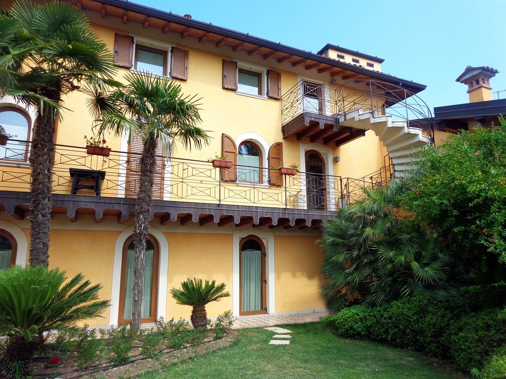 מנרבה דל גארדה Albergo Le Piante מראה חיצוני תמונה